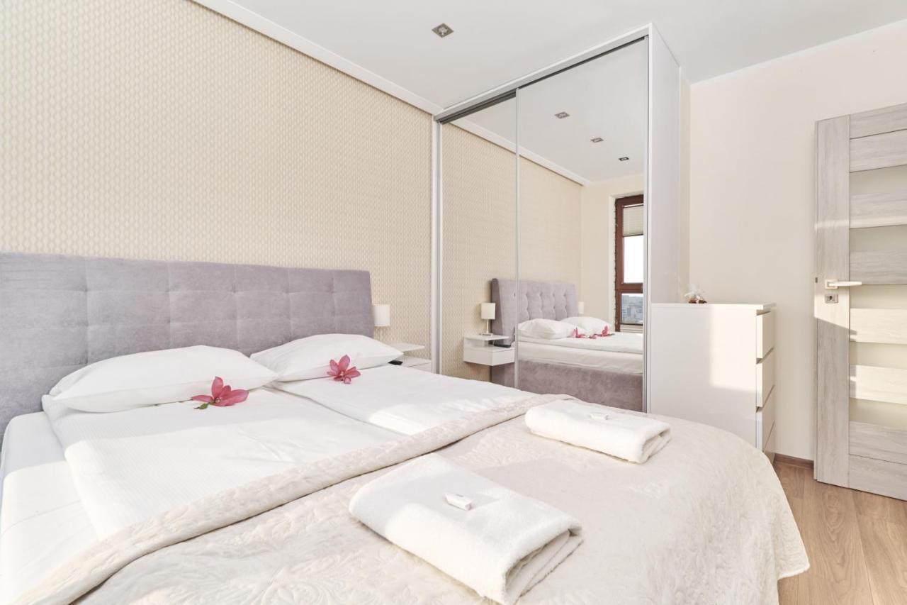 Apartment Wroclaw Krakowska With Balcony And Free Garage By Noclegi Renters エクステリア 写真