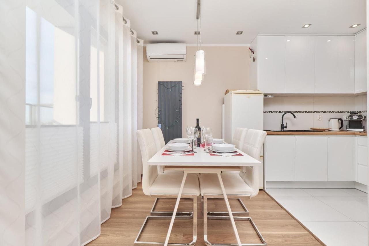 Apartment Wroclaw Krakowska With Balcony And Free Garage By Noclegi Renters エクステリア 写真