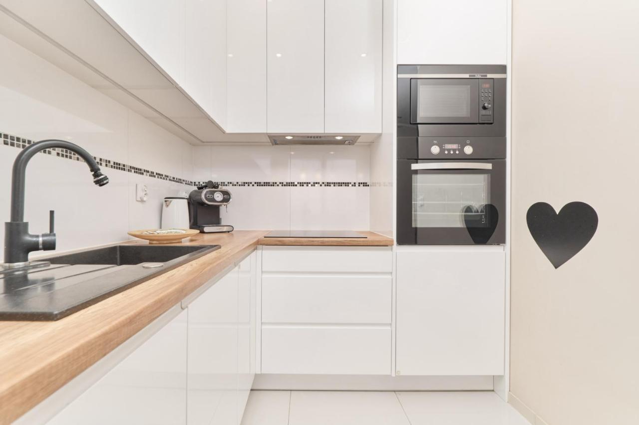 Apartment Wroclaw Krakowska With Balcony And Free Garage By Noclegi Renters エクステリア 写真