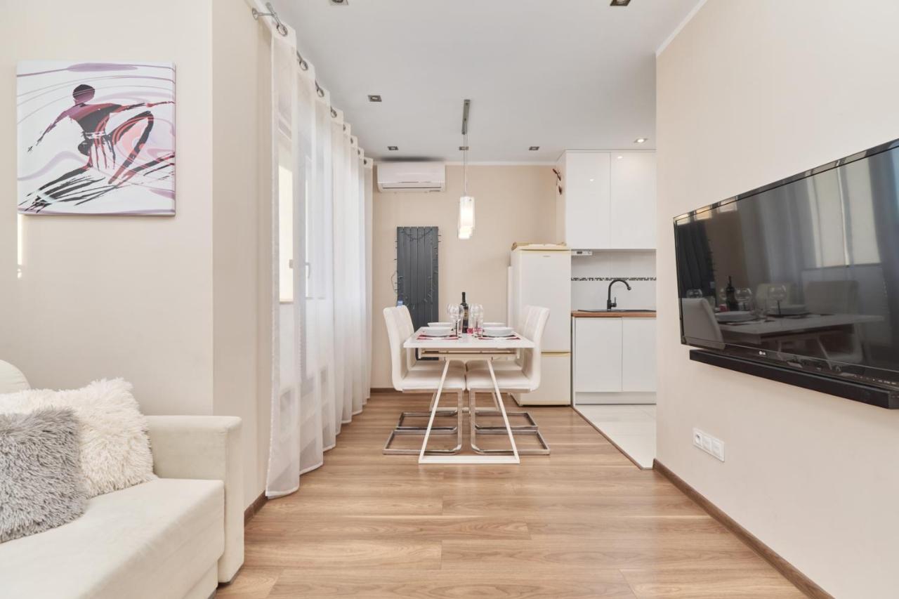 Apartment Wroclaw Krakowska With Balcony And Free Garage By Noclegi Renters エクステリア 写真