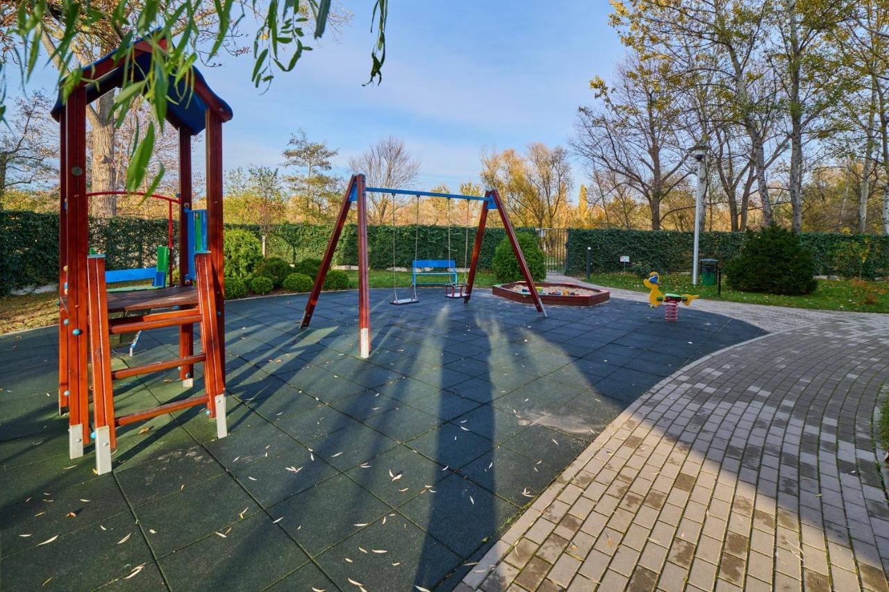 Apartment Wroclaw Krakowska With Balcony And Free Garage By Noclegi Renters エクステリア 写真