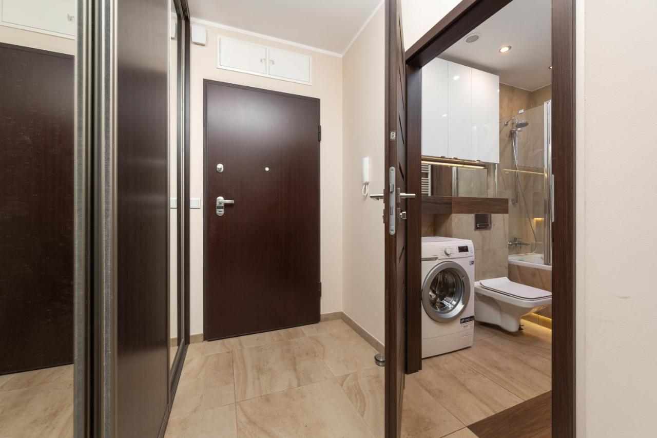 Apartment Wroclaw Krakowska With Balcony And Free Garage By Noclegi Renters エクステリア 写真